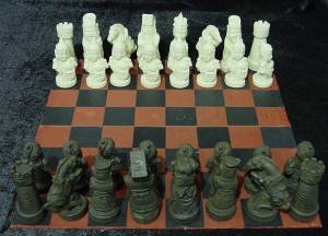 BONE CHESS SET (F2260)
