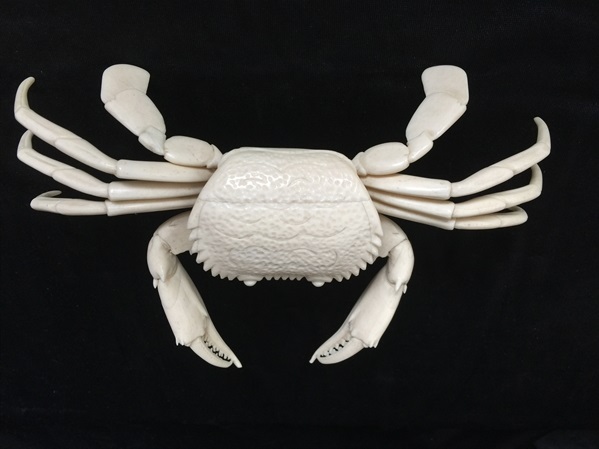 bone crabs carving