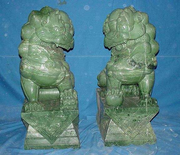 foo dogs