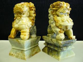jade foodog Carving