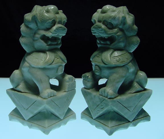 foo dogs