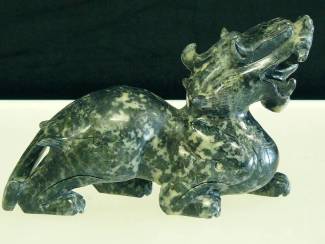 jade dragon Size: Long 9in, Wide: 3in, High: 5in, PRICE  $69.99 + S/H 