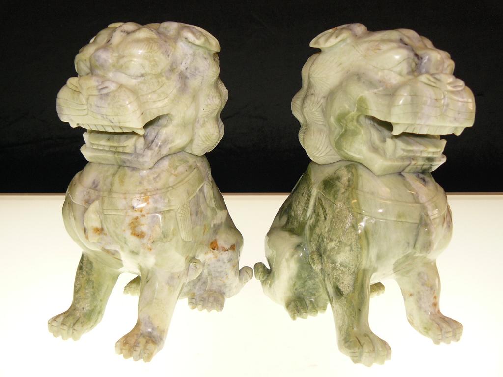 foo dogs