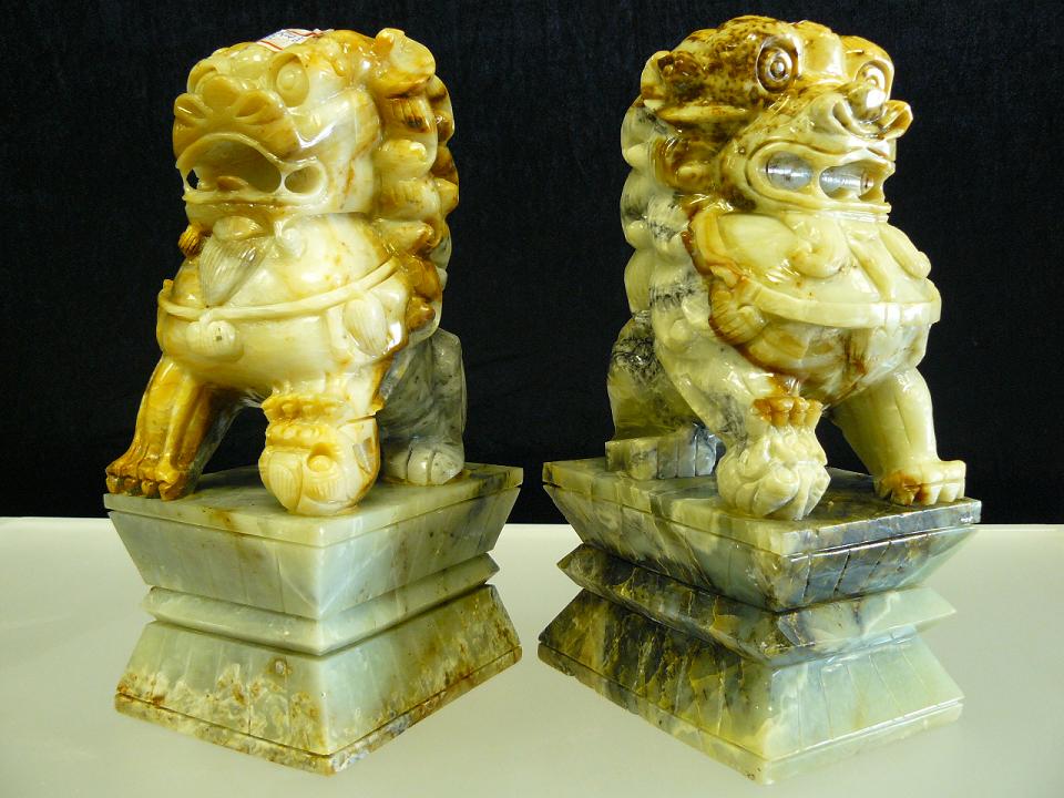 foo dogs