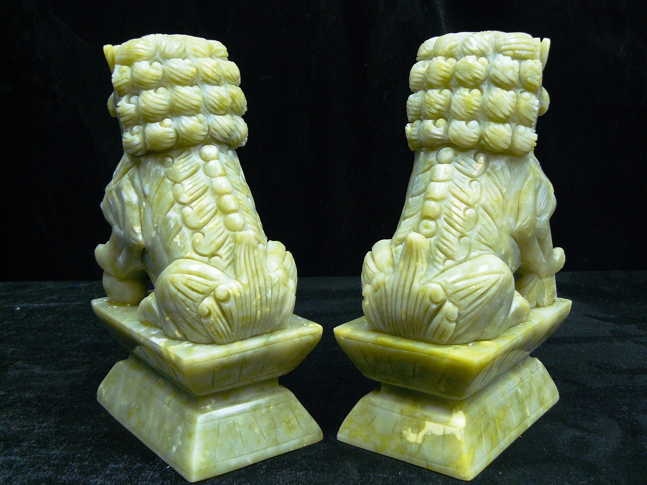 foo dogs