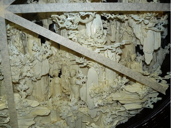 art bone carving
