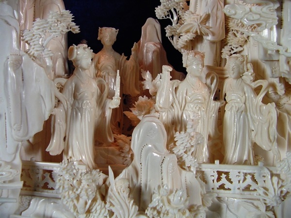 art bone carving