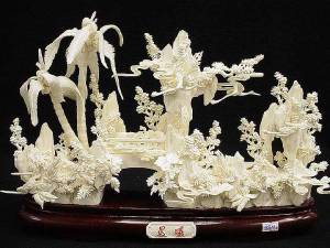 INCREDIBLE COW BONE ELEPHANTS MOUNTAIN W/ PALM (98M2)