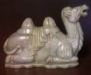Camel figurine statue