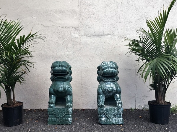 foo dogs Statue
