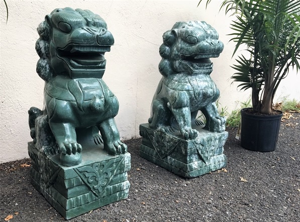 foo dogs Statue