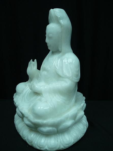 kwan yin statue
