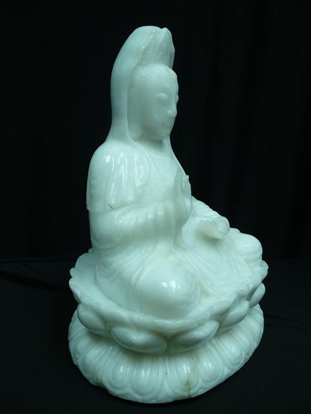 kwan yin statue