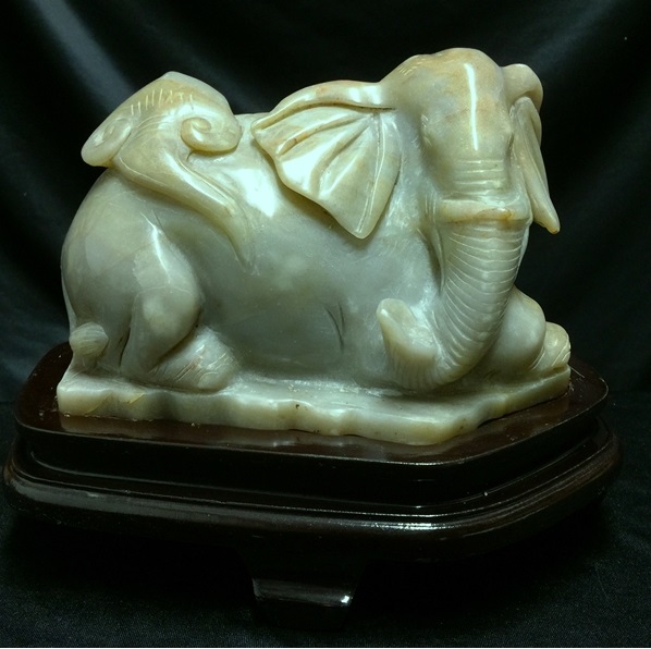 Jade Elephant Statue LX12