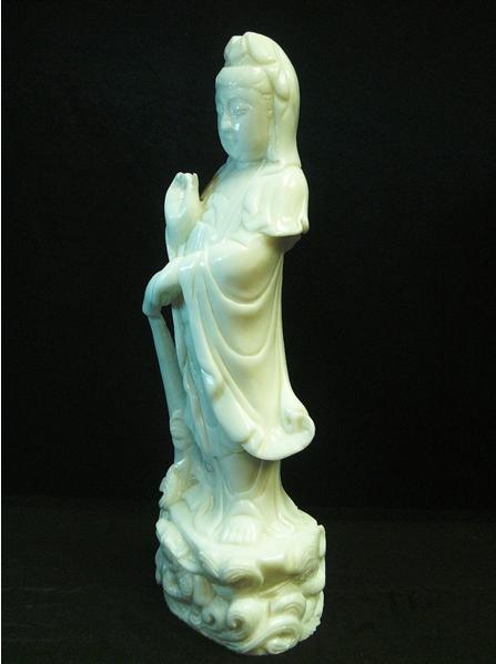 kwan yin statue