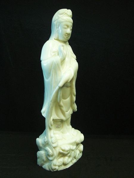 kwan yin statue