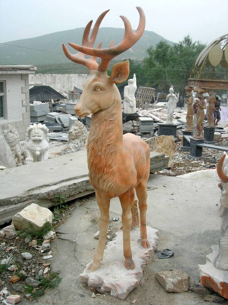 deer statue sculpture